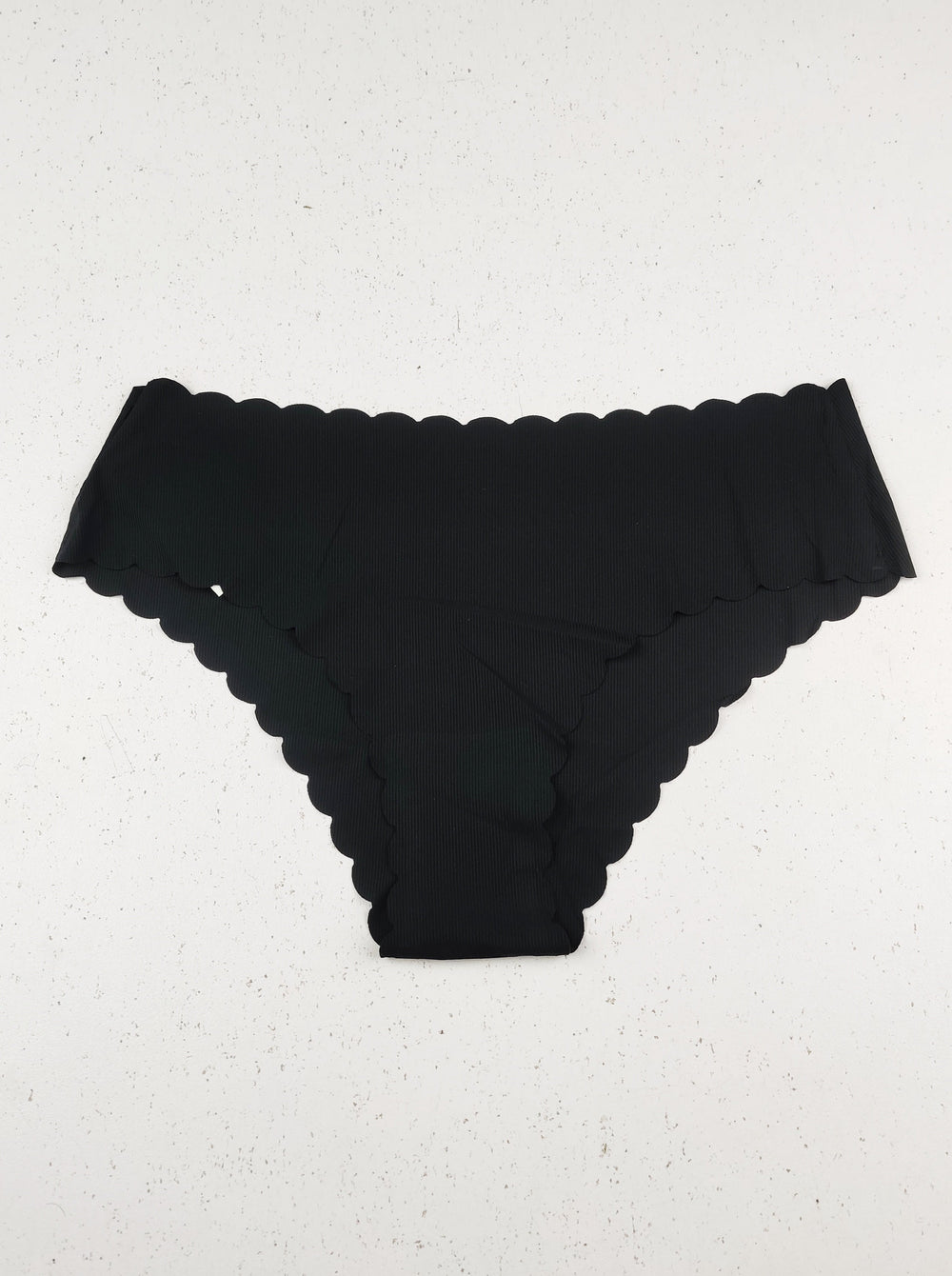 Buy online pre-used pre-loved 100% authentic & Original branded Unknown Brand (PU-2783) available in Pakistan. Top international brands avilable.