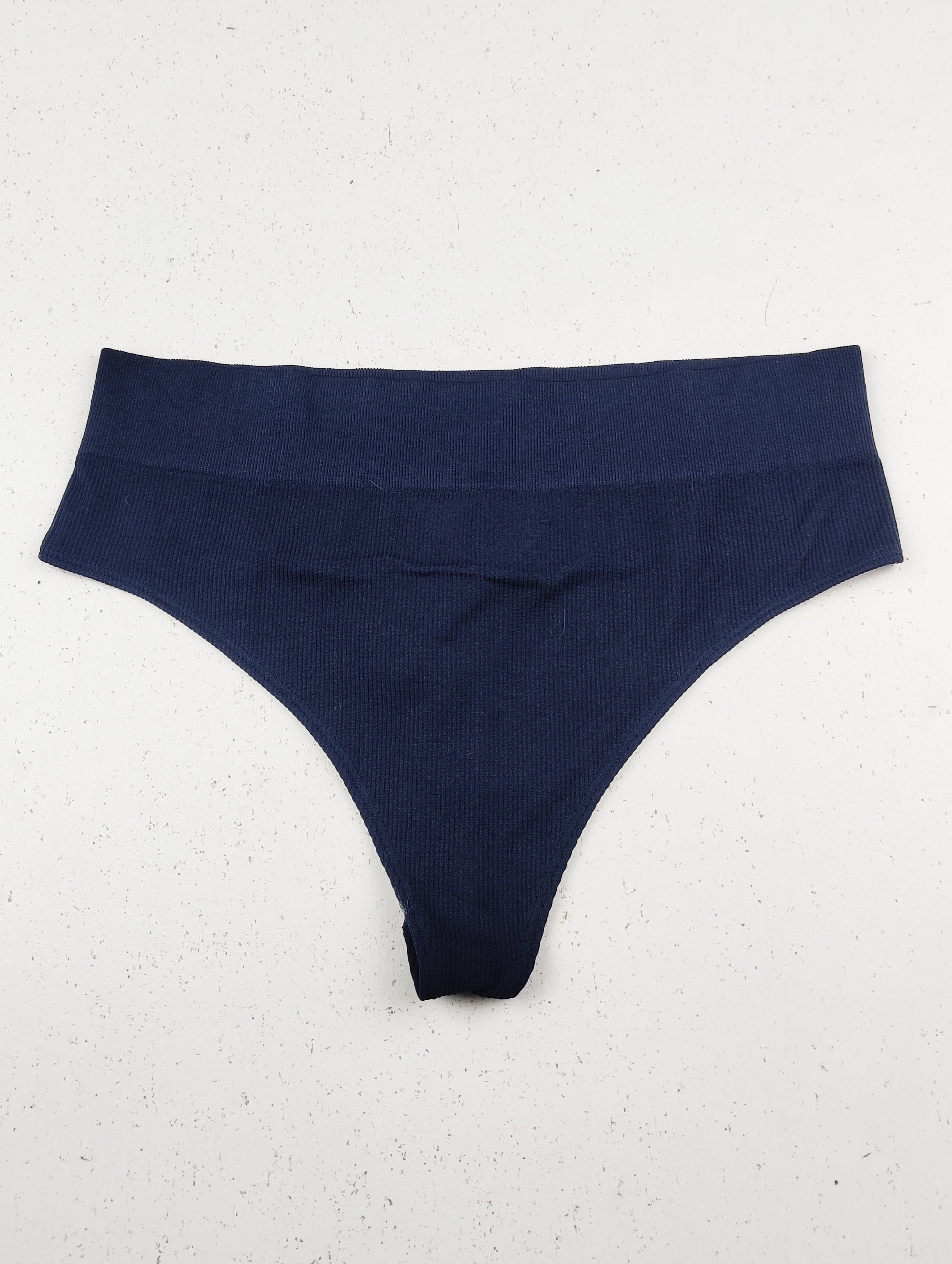 Buy online pre-used pre-loved 100% authentic & Original branded Unknown Brand (PU-2794) available in Pakistan. Top international brands avilable.