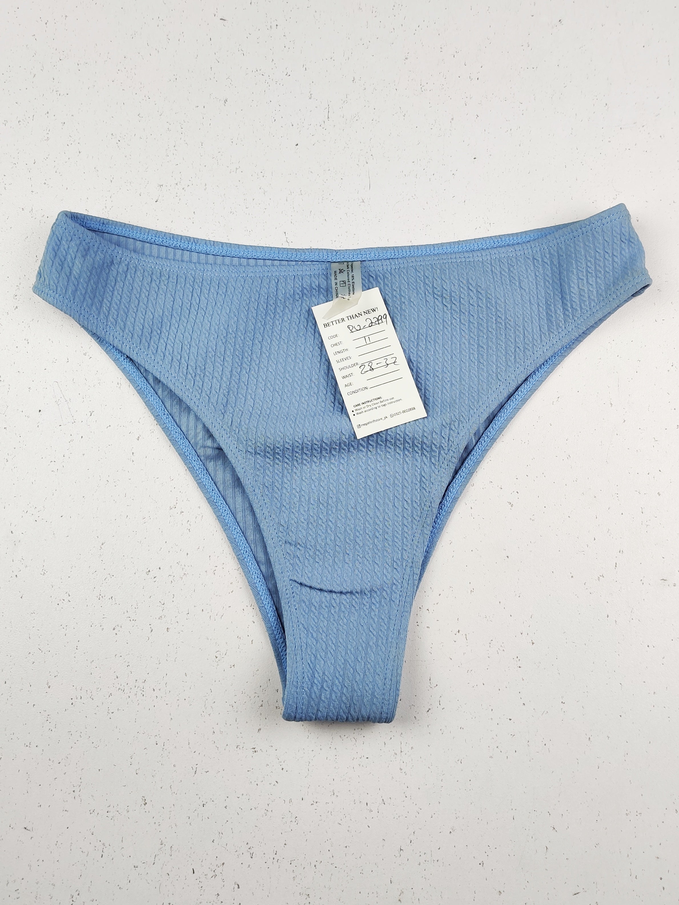 Buy online pre-used pre-loved 100% authentic & Original branded Unknown Brand (PU-2799) available in Pakistan. Top international brands avilable.