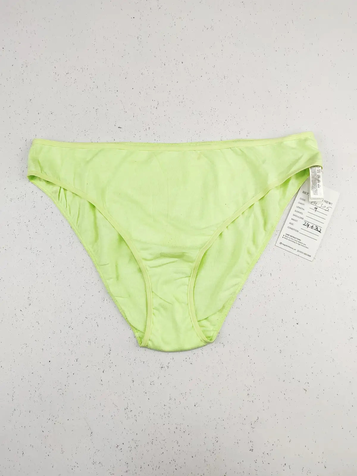 Buy online pre-used pre-loved 100% authentic & Original branded Primark (PU-305) available in Pakistan. Top international brands avilable.