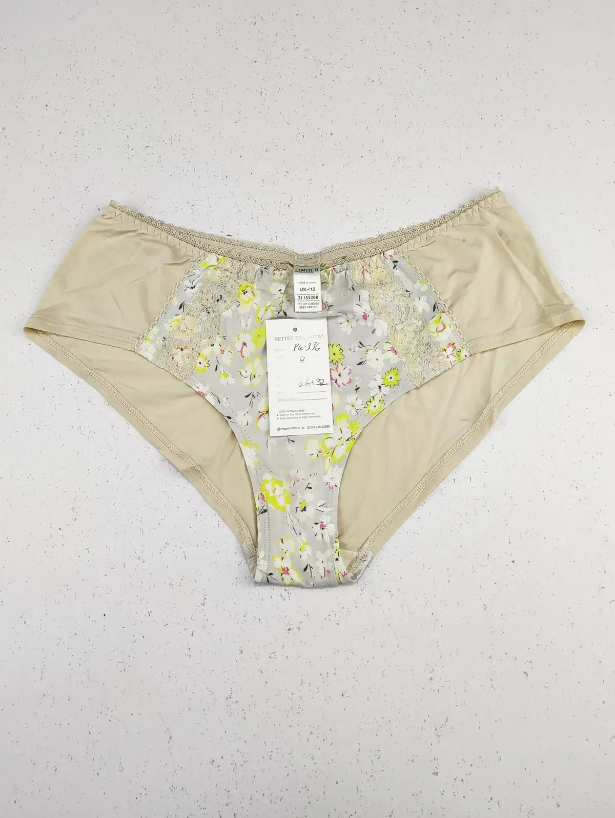 Buy online pre-used pre-loved 100% authentic & Original branded Marks & Spencer (PU-336) available in Pakistan. Top international brands avilable.