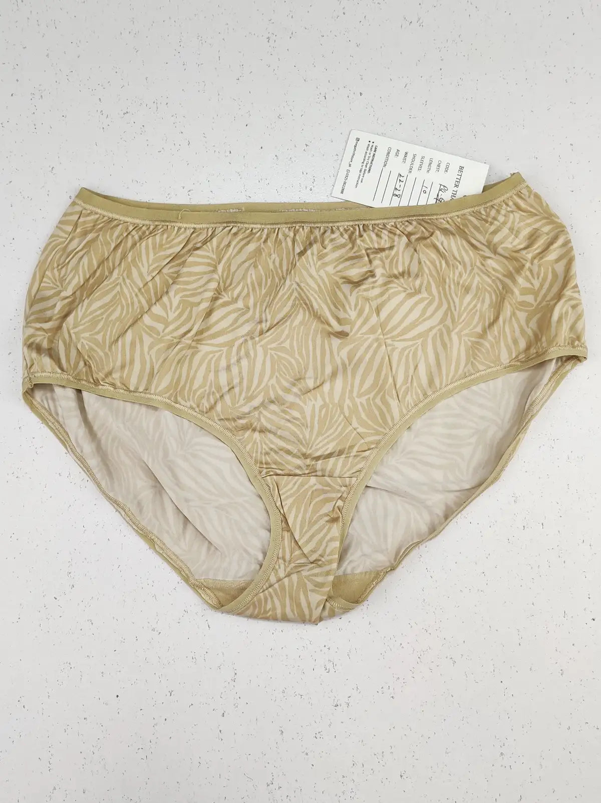 Buy online pre-used pre-loved 100% authentic & Original branded Marks & Spencer (PU-494) available in Pakistan. Top international brands avilable.