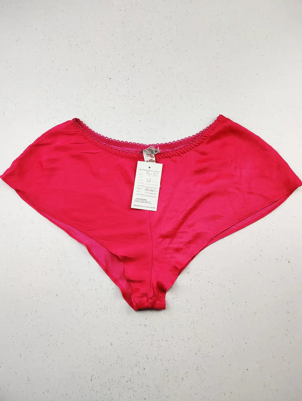 Buy online pre-used pre-loved 100% authentic & Original branded Marks & Spencer (PU-55) available in Pakistan. Top international brands avilable.