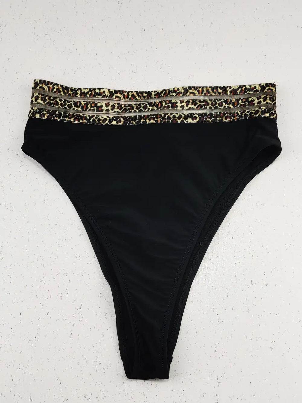 Buy online pre-used pre-loved 100% authentic & Original branded Boohoo (PU-584) available in Pakistan. Top international brands avilable.