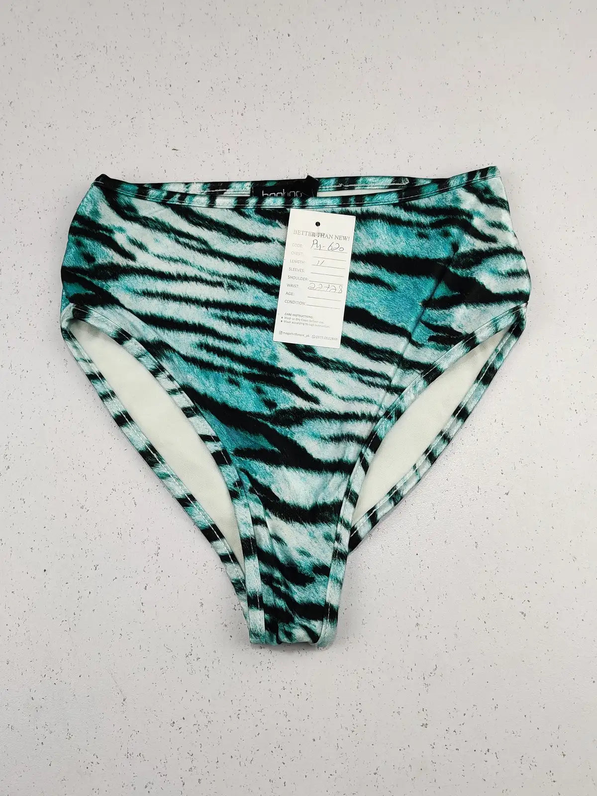 Buy online pre-used pre-loved 100% authentic & Original branded Boohoo (PU-620) available in Pakistan. Top international brands avilable.