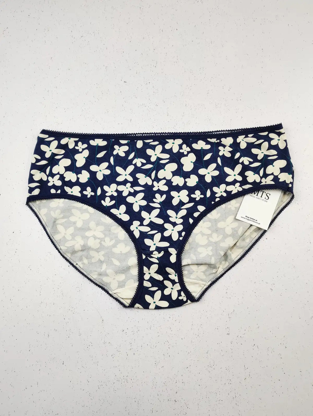 Buy online pre-used pre-loved 100% authentic & Original branded George (PU-66) available in Pakistan. Top international brands avilable.