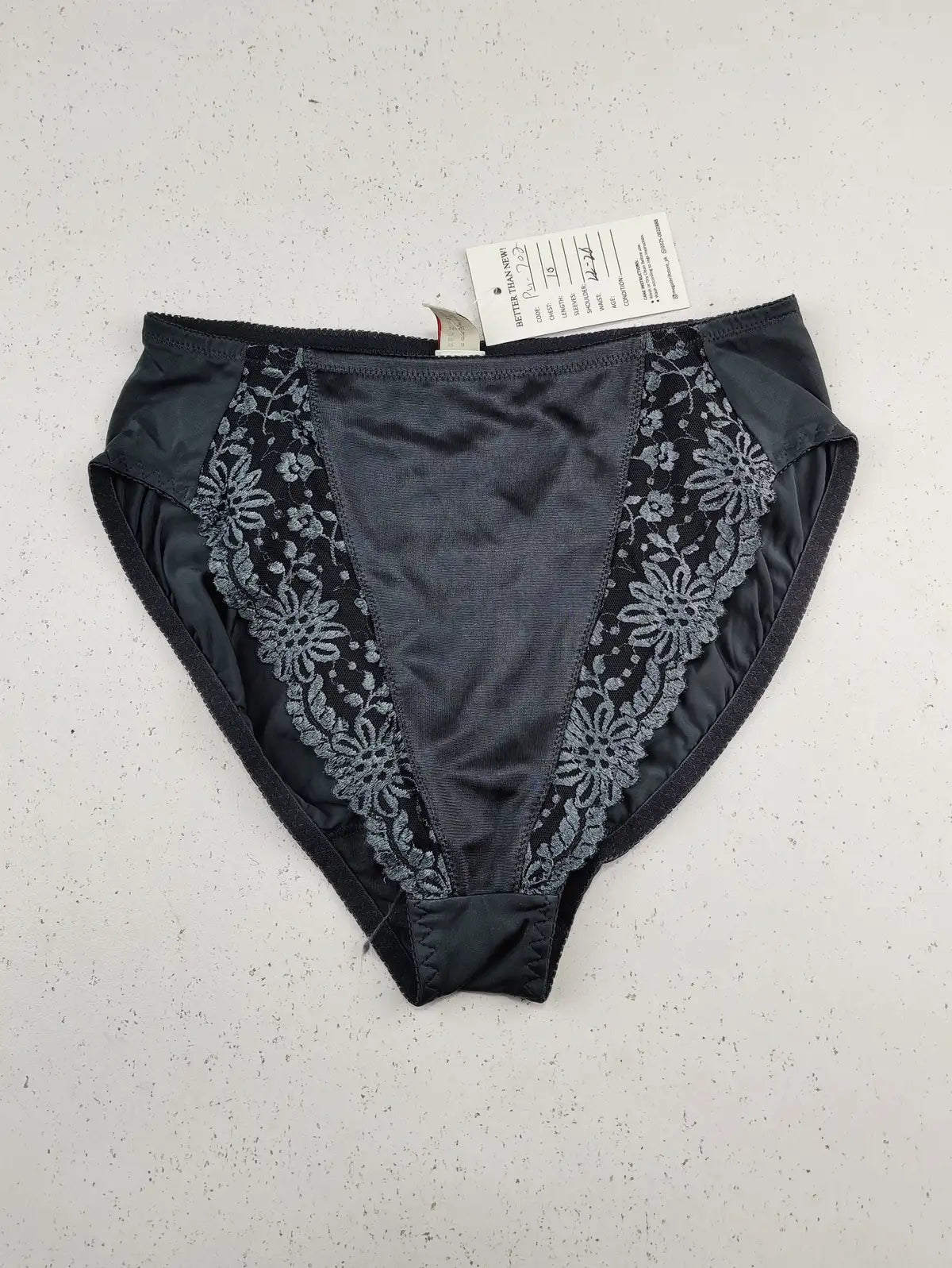 Buy online pre-used pre-loved 100% authentic & Original branded Triumph (PU-702) available in Pakistan. Top international brands avilable.