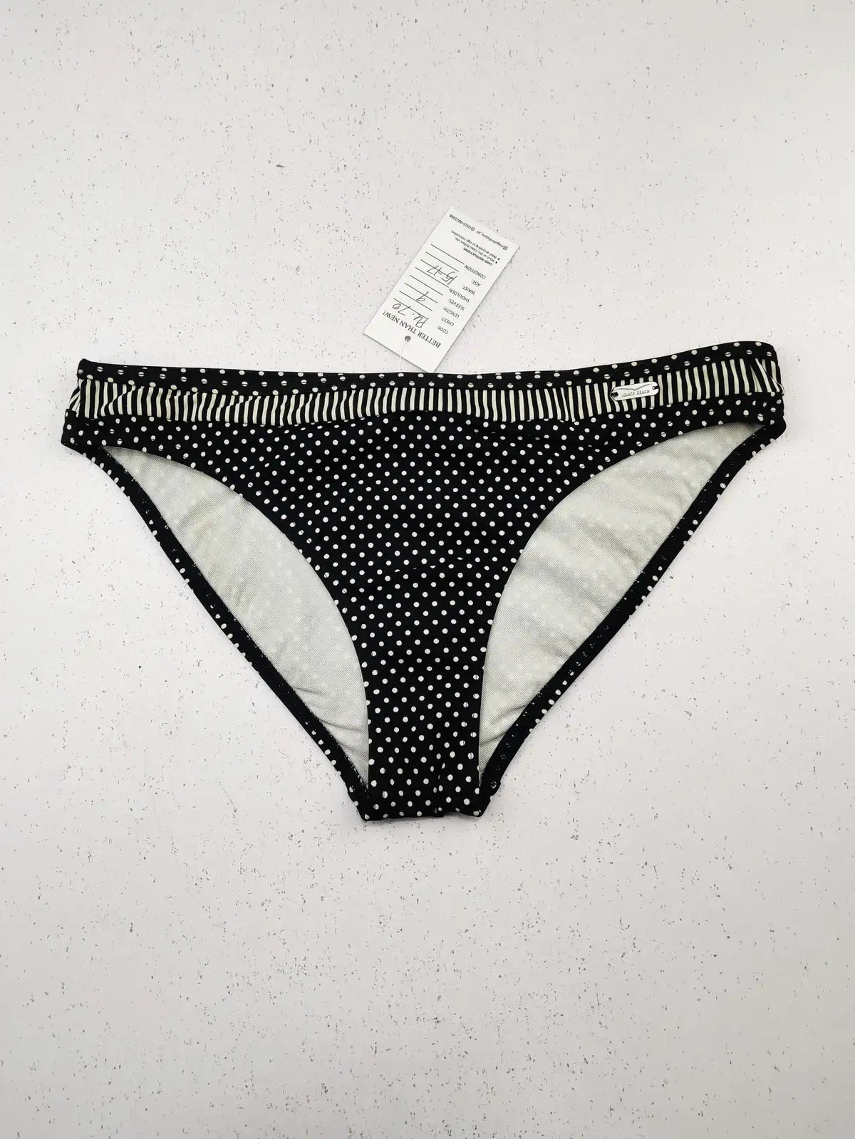 Buy online pre-used pre-loved 100% authentic & Original branded Venice Beach (PU-70) available in Pakistan. Top international brands avilable.