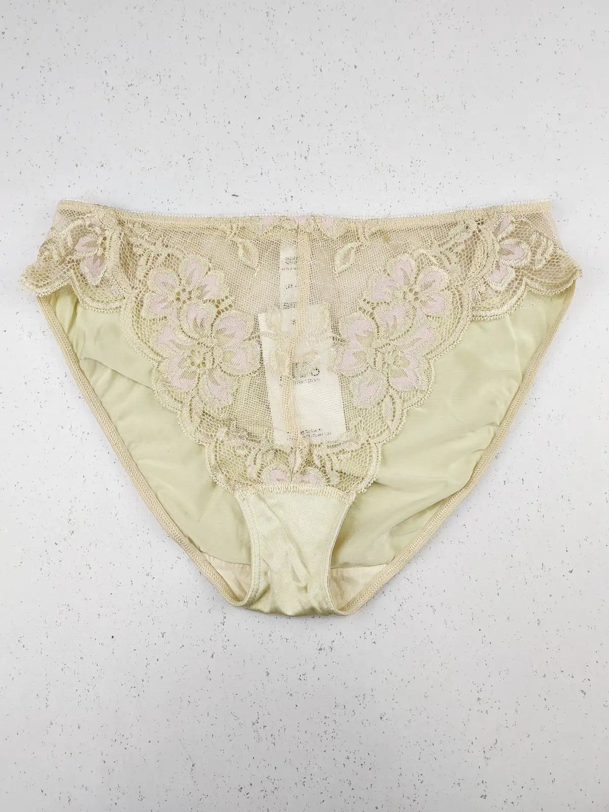 Buy online pre-used pre-loved 100% authentic & Original branded Marks & Spencer (PU-754) available in Pakistan. Top international brands avilable.