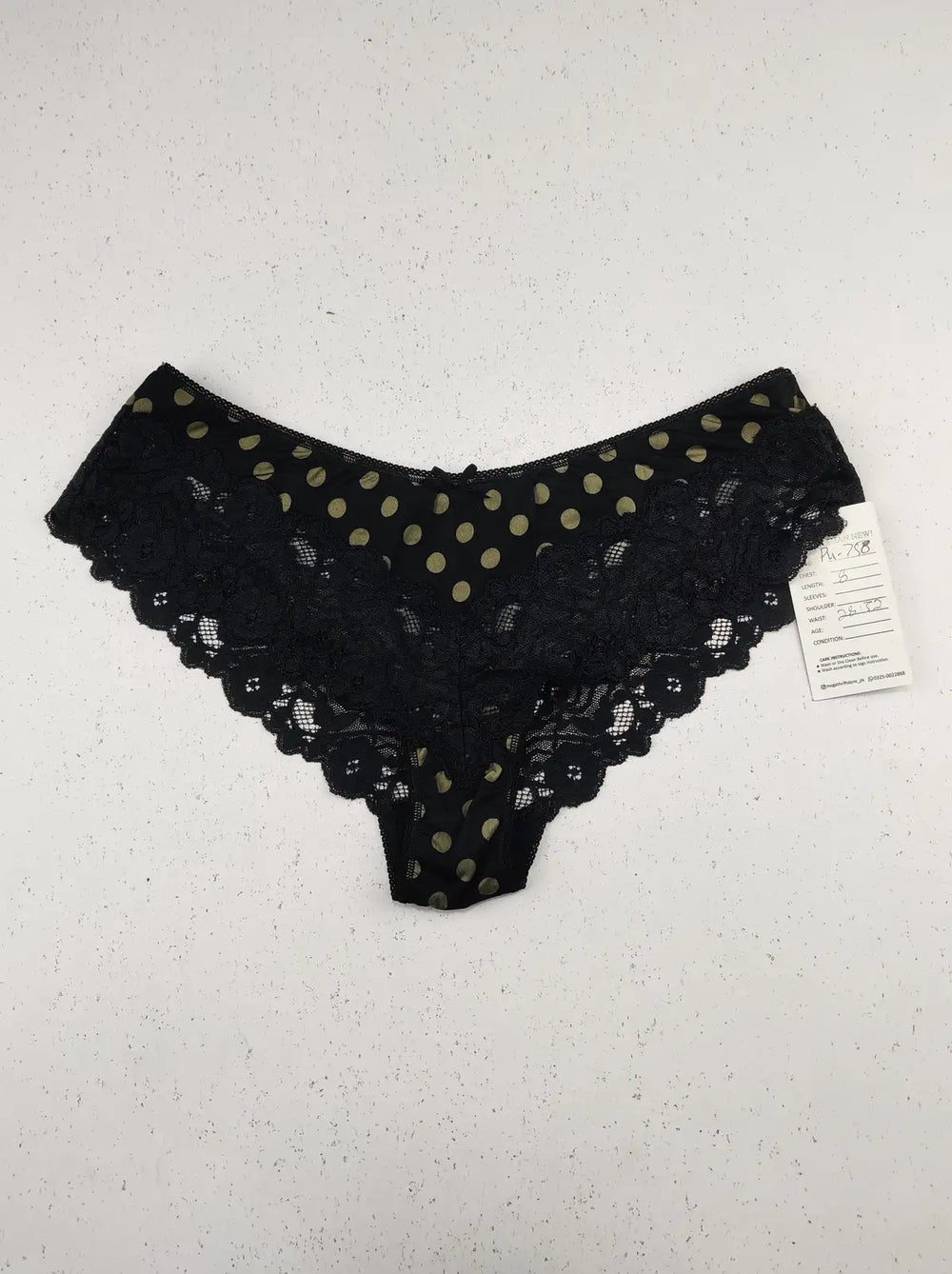 Buy online pre-used pre-loved 100% authentic & Original branded Marks & Spencer (PU-758) available in Pakistan. Top international brands avilable.