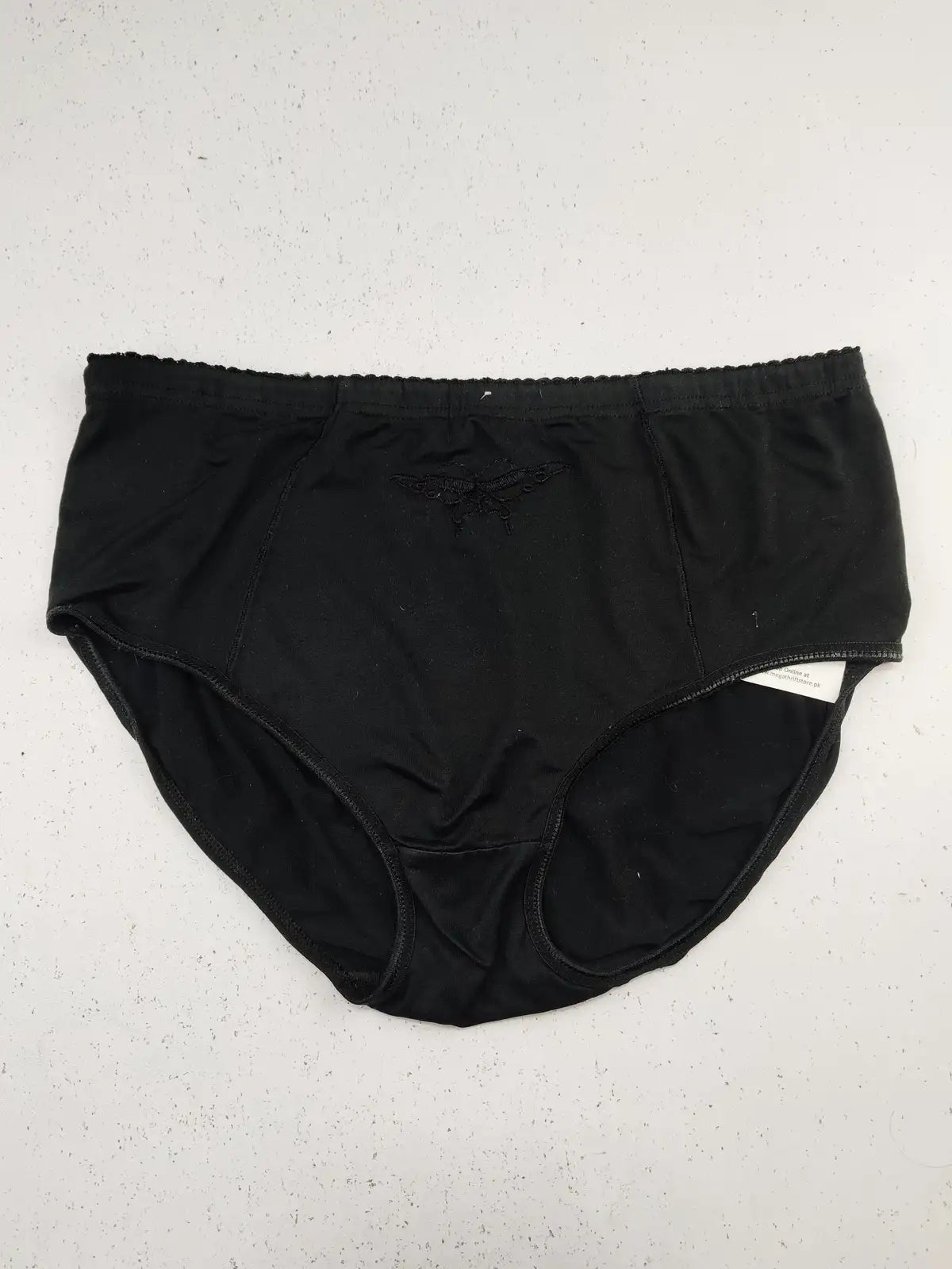Buy online pre-used pre-loved 100% authentic & Original branded Unknown Brand (PU-784) available in Pakistan. Top international brands avilable.