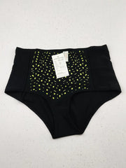 Buy online pre-used pre-loved 100% authentic & Original branded New Look (PU-83) available in Pakistan. Top international brands avilable.