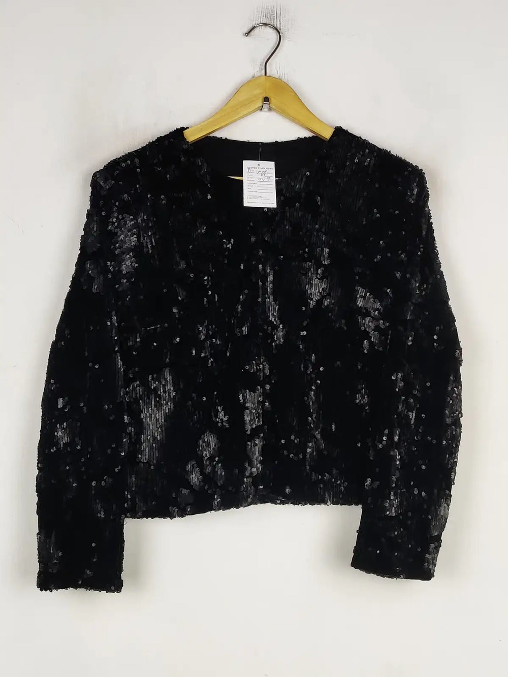 Buy online pre-used pre-loved 100% authentic & Original branded Unknown Brand (PW-1007) available in Pakistan. Top international brands avilable.