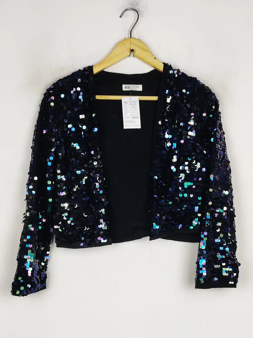 Buy online pre-used pre-loved 100% authentic & Original branded H&M (PW-1073) available in Pakistan. Top international brands avilable.