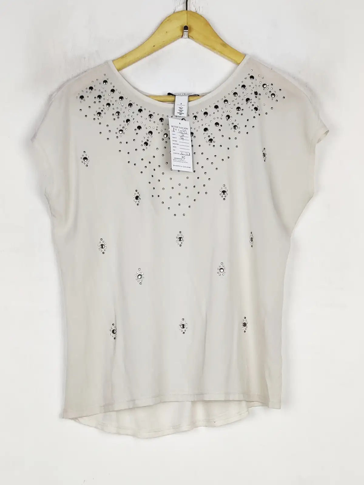 Buy online pre-used pre-loved 100% authentic & Original branded White House (PW-1093) available in Pakistan. Top international brands avilable.