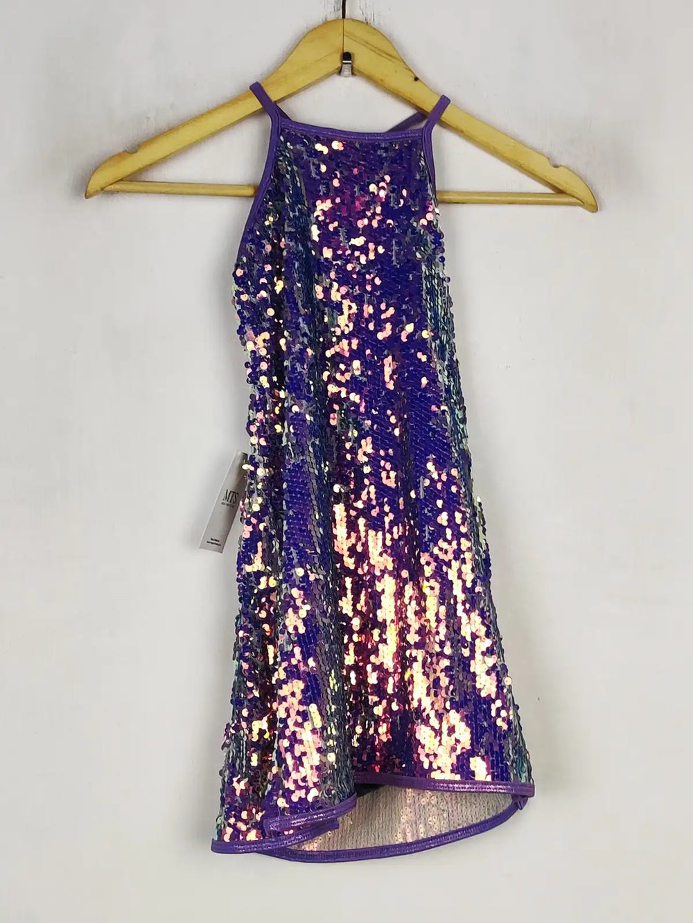 Buy online pre-used pre-loved 100% authentic & Original branded Unknown Brand (PW-1140) available in Pakistan. Top international brands avilable.