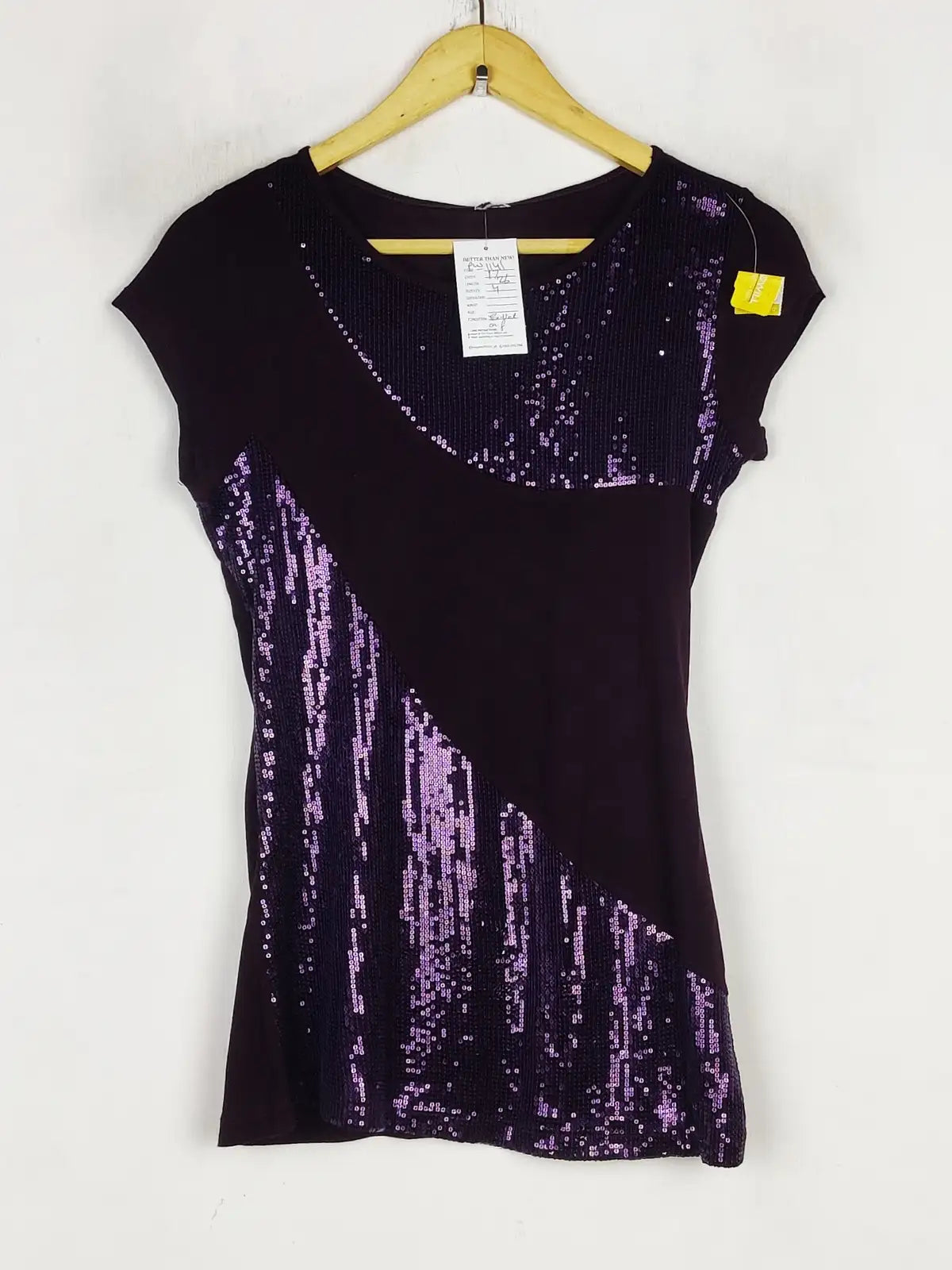 Buy online pre-used pre-loved 100% authentic & Original branded Unknown Brand (PW-1141) available in Pakistan. Top international brands avilable.