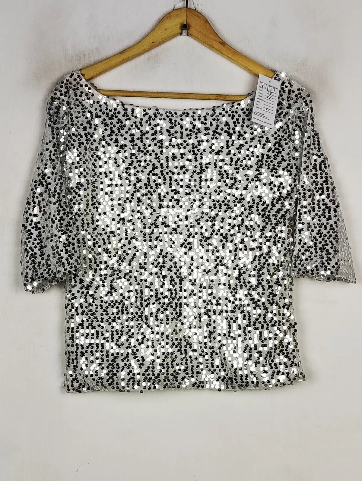 Buy online pre-used pre-loved 100% authentic & Original branded Unknown Brand (PW-1167) available in Pakistan. Top international brands avilable.
