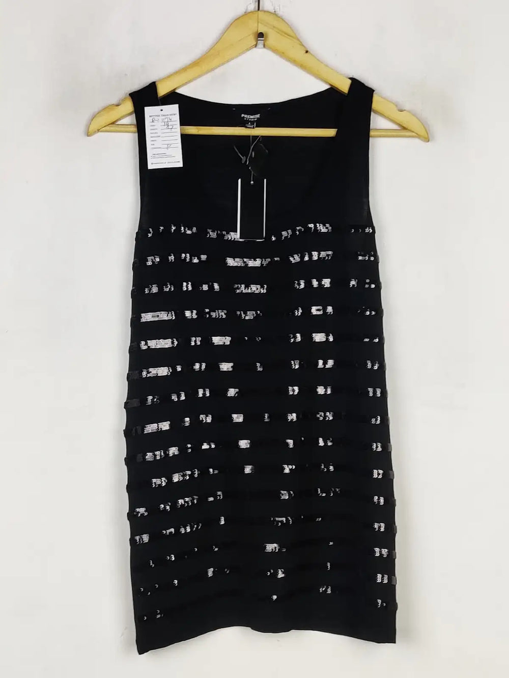 Buy online pre-used pre-loved 100% authentic & Original branded Premise (PW-1174) available in Pakistan. Top international brands avilable.