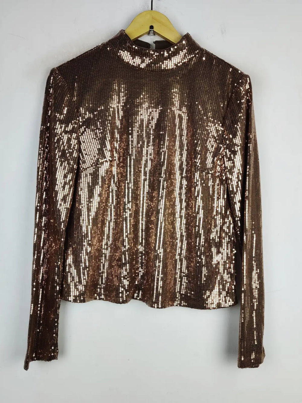 Buy online pre-used pre-loved 100% authentic & Original branded Cara Santana (PW-120) available in Pakistan. Top international brands avilable.
