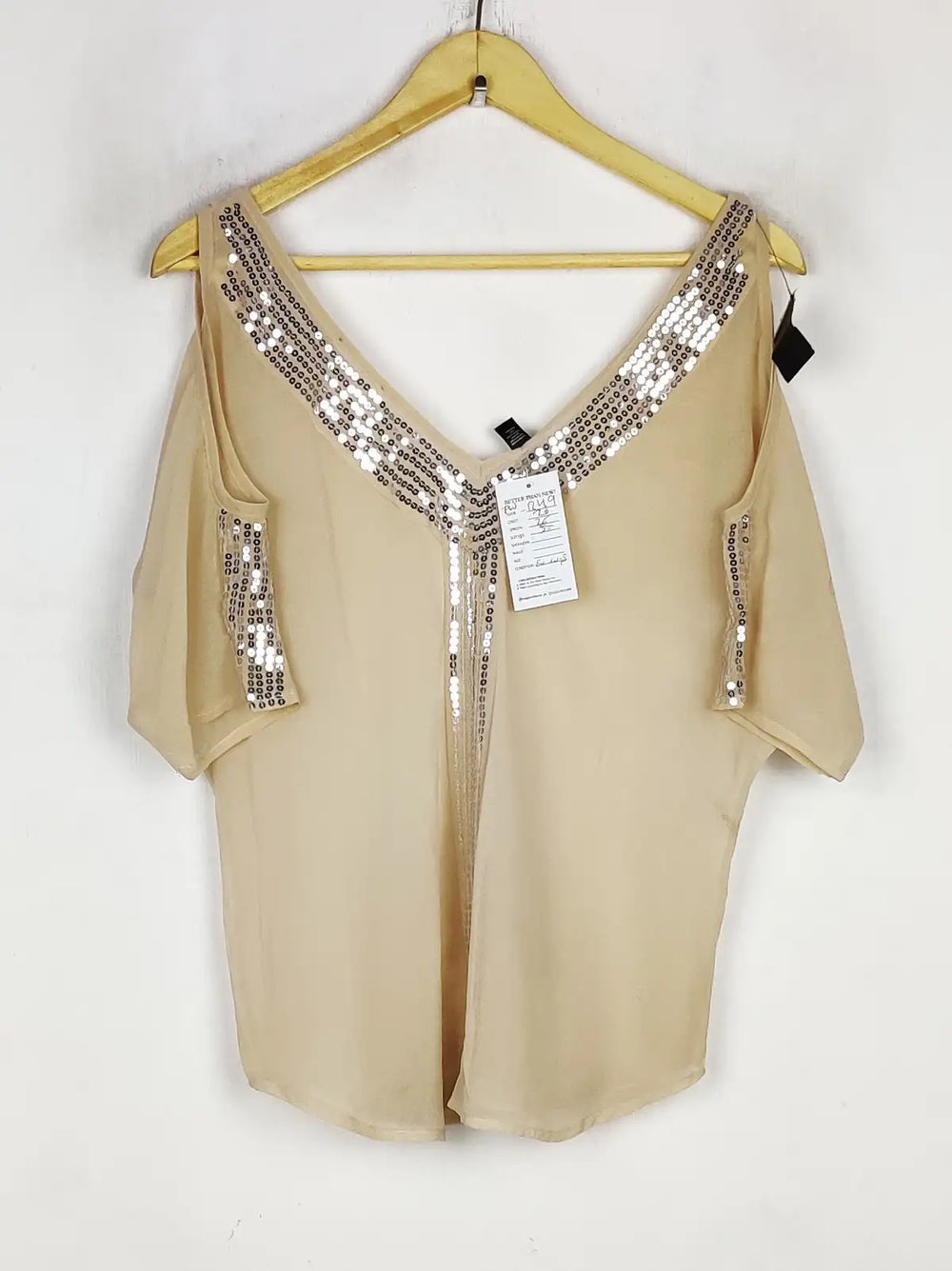 Buy online pre-used pre-loved 100% authentic & Original branded Unknown Brand (PW-1249) available in Pakistan. Top international brands avilable.