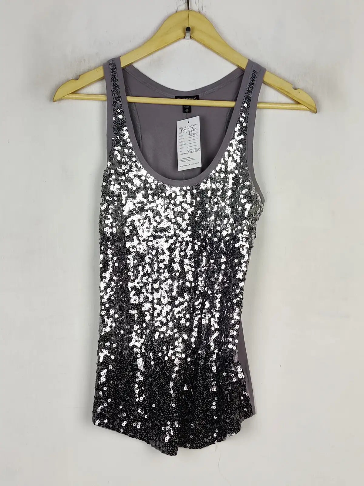 Buy online pre-used pre-loved 100% authentic & Original branded Express (PW-1270) available in Pakistan. Top international brands avilable.