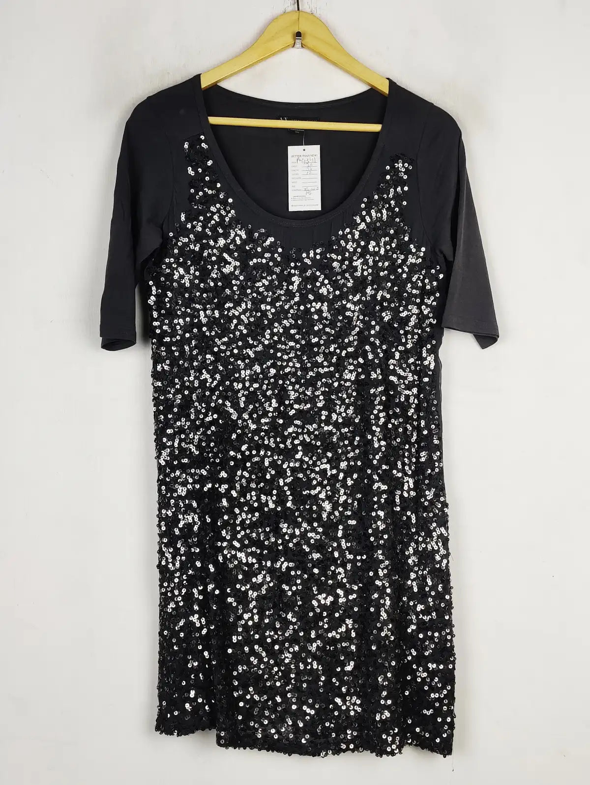 Buy online pre-used pre-loved 100% authentic & Original branded Armani Exchange (PW-1341) available in Pakistan. Top international brands avilable.