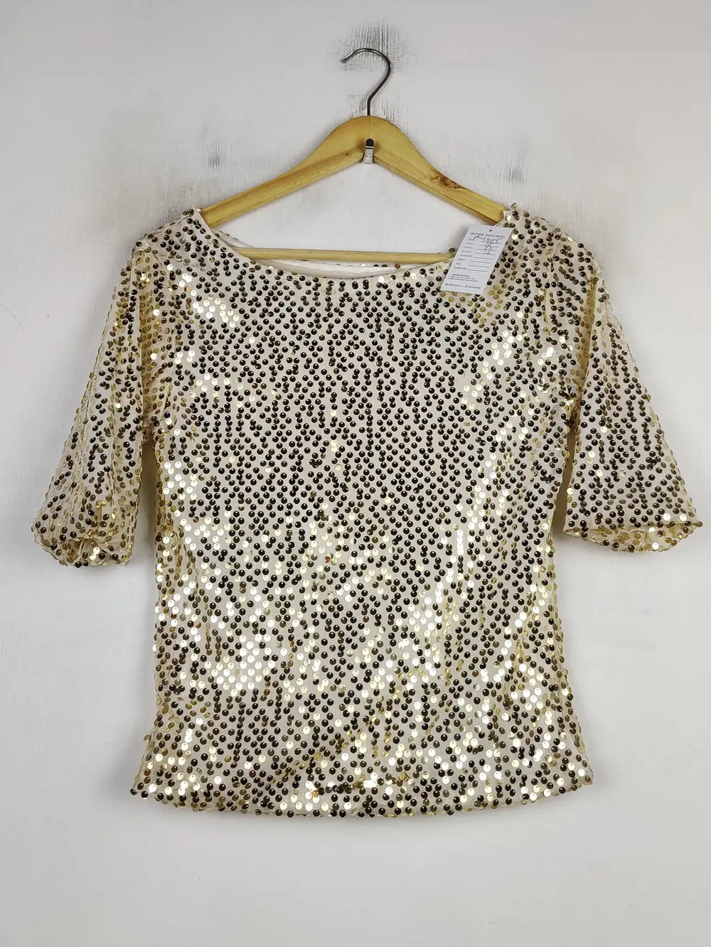 Buy online pre-used pre-loved 100% authentic & Original branded Unknown Brand (PW-1405) available in Pakistan. Top international brands avilable.