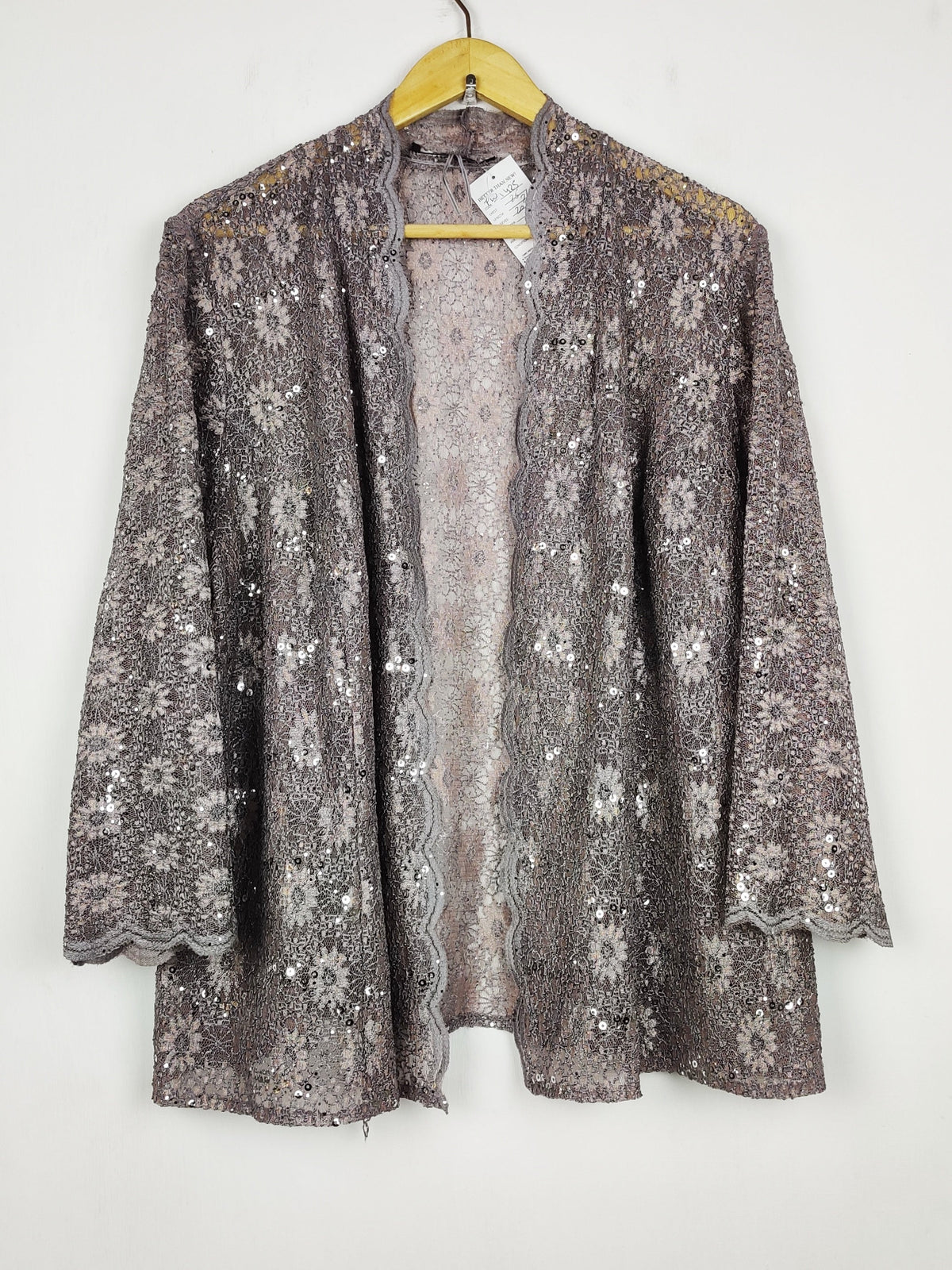 Buy online pre-used pre-loved 100% authentic & Original branded Unknown Brand (PW-1425) available in Pakistan. Top international brands avilable.