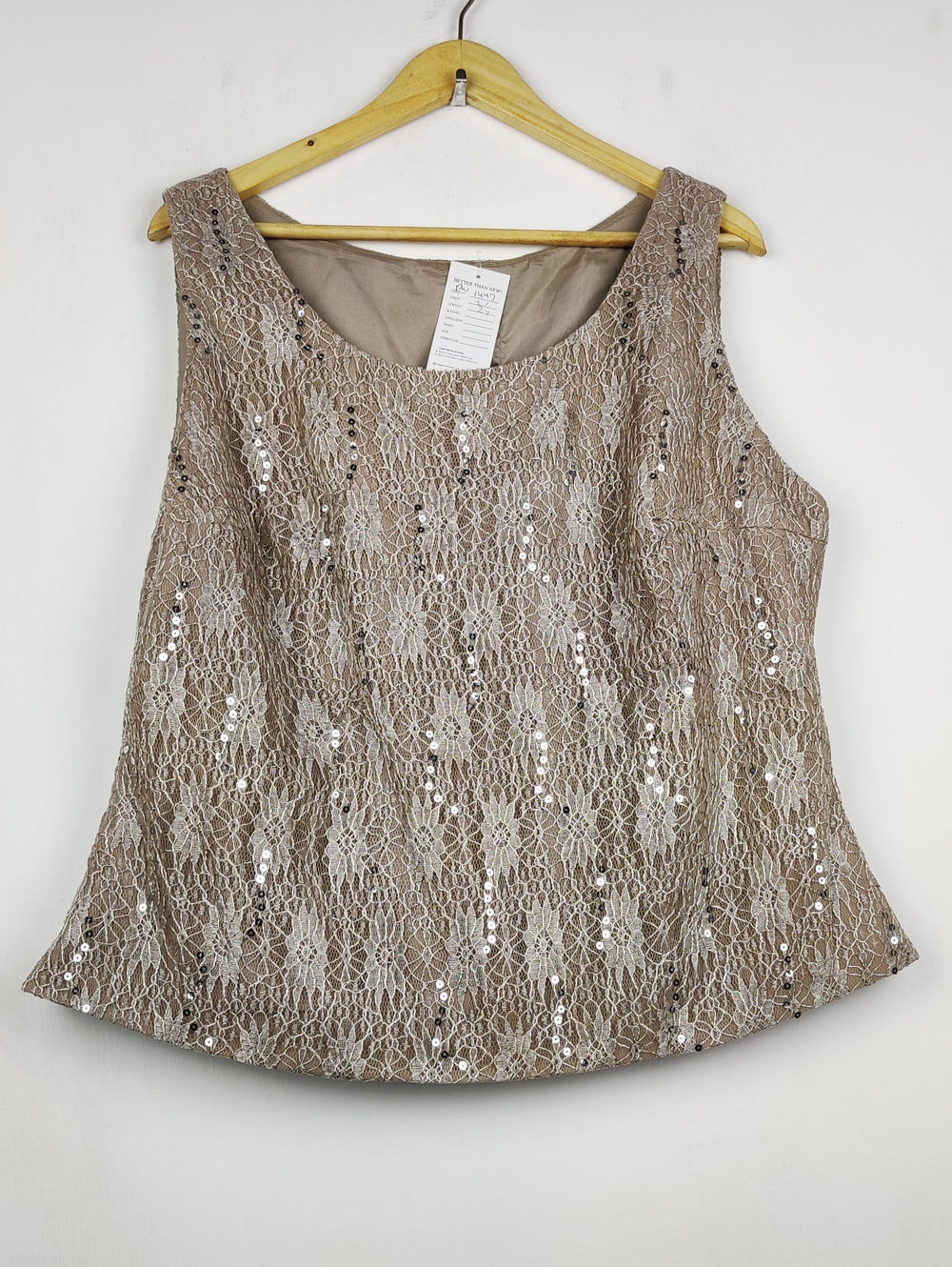 Buy online pre-used pre-loved 100% authentic & Original branded Unknown Brand (PW-1447) available in Pakistan. Top international brands avilable.