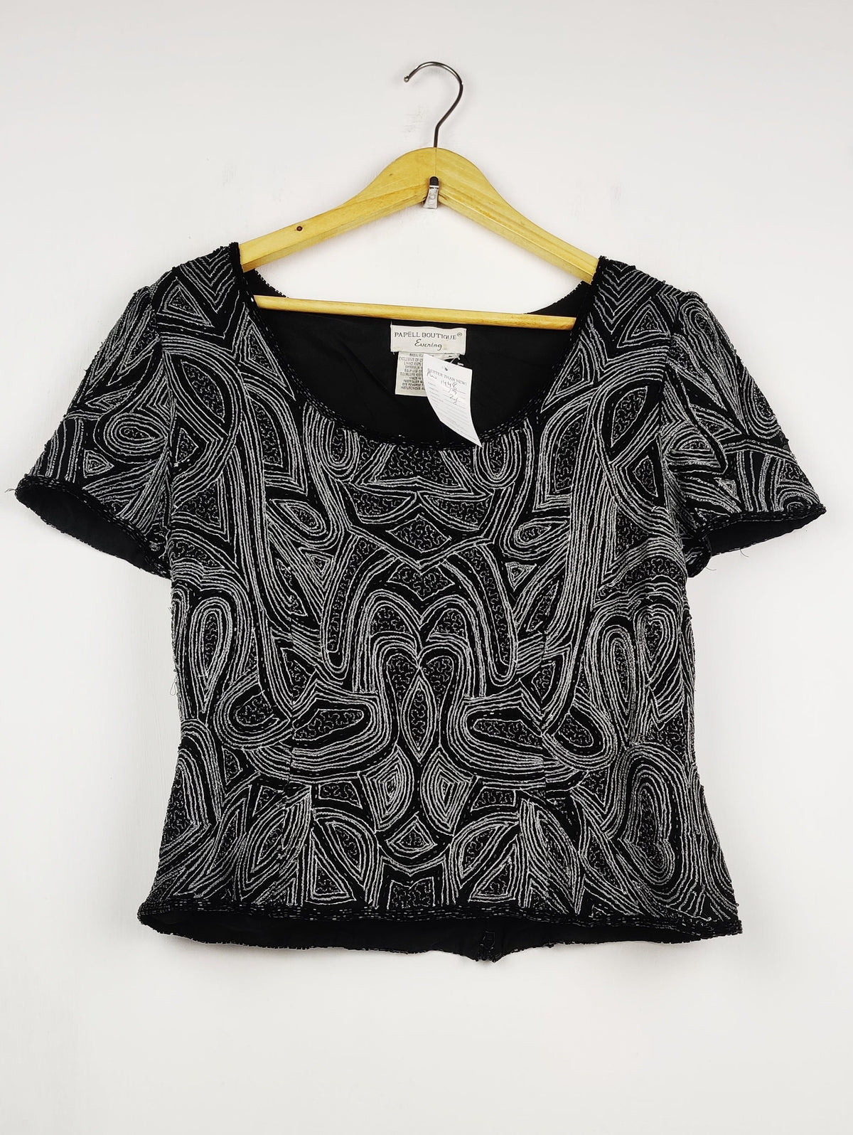 Buy online pre-used pre-loved 100% authentic & Original branded Papell Boutique (PW-1448) available in Pakistan. Top international brands avilable.