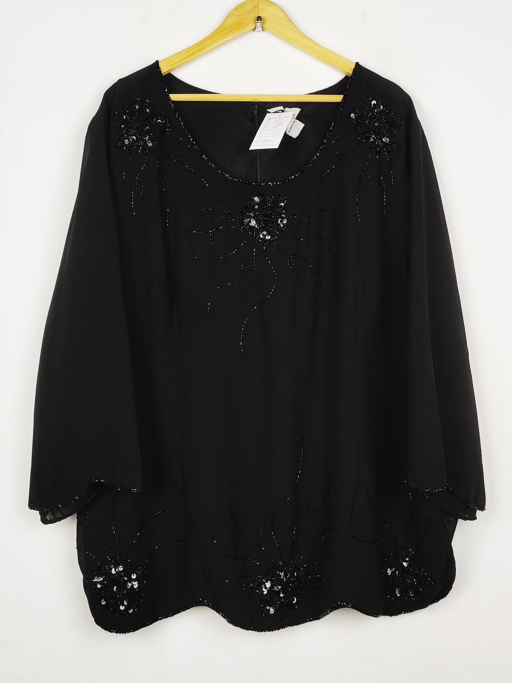 Buy online pre-used pre-loved 100% authentic & Original branded Anthony Richard (PW-1461) available in Pakistan. Top international brands avilable.