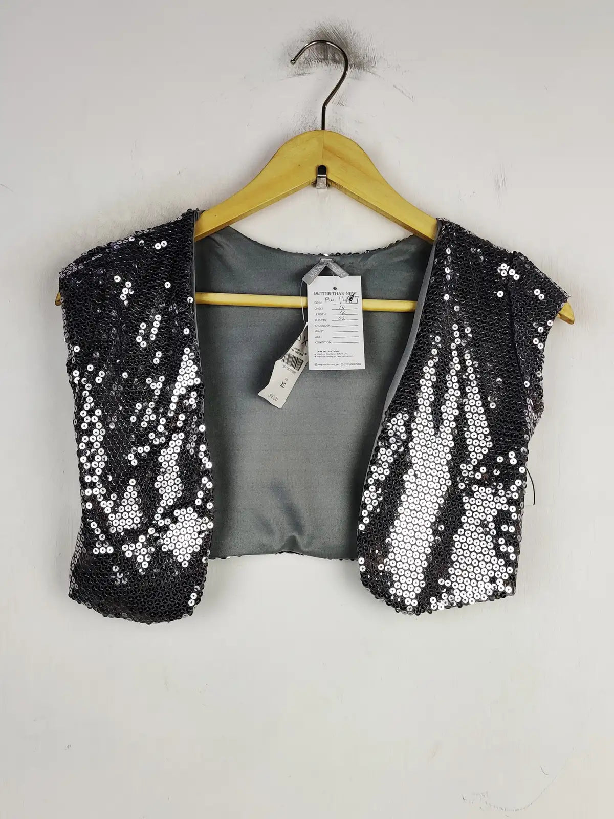 Buy online pre-used pre-loved 100% authentic & Original branded Max (PW-147) available in Pakistan. Top international brands avilable.