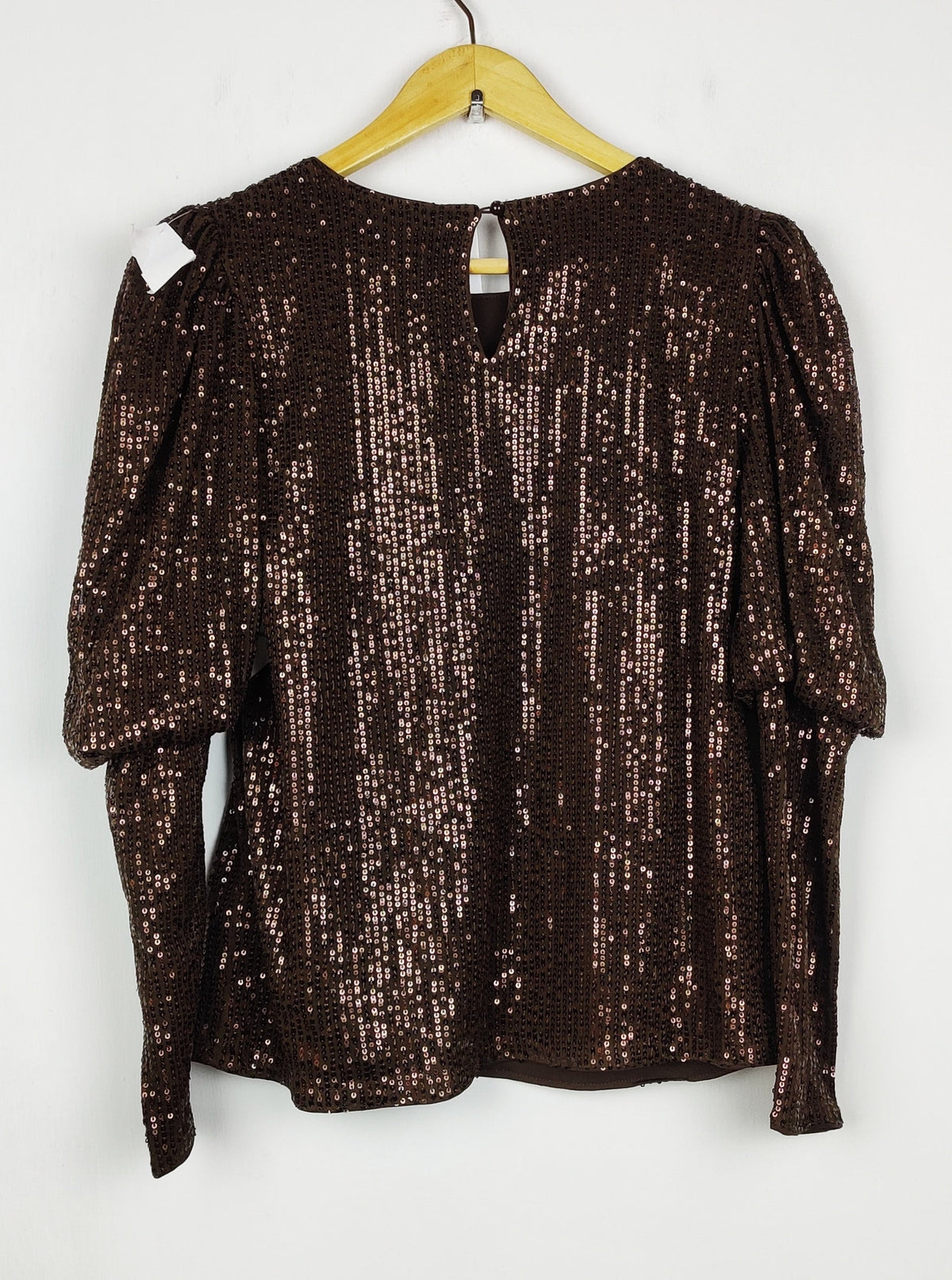 Buy online pre-used pre-loved 100% authentic & Original branded Unknown Brand (PW-1481) available in Pakistan. Top international brands avilable.