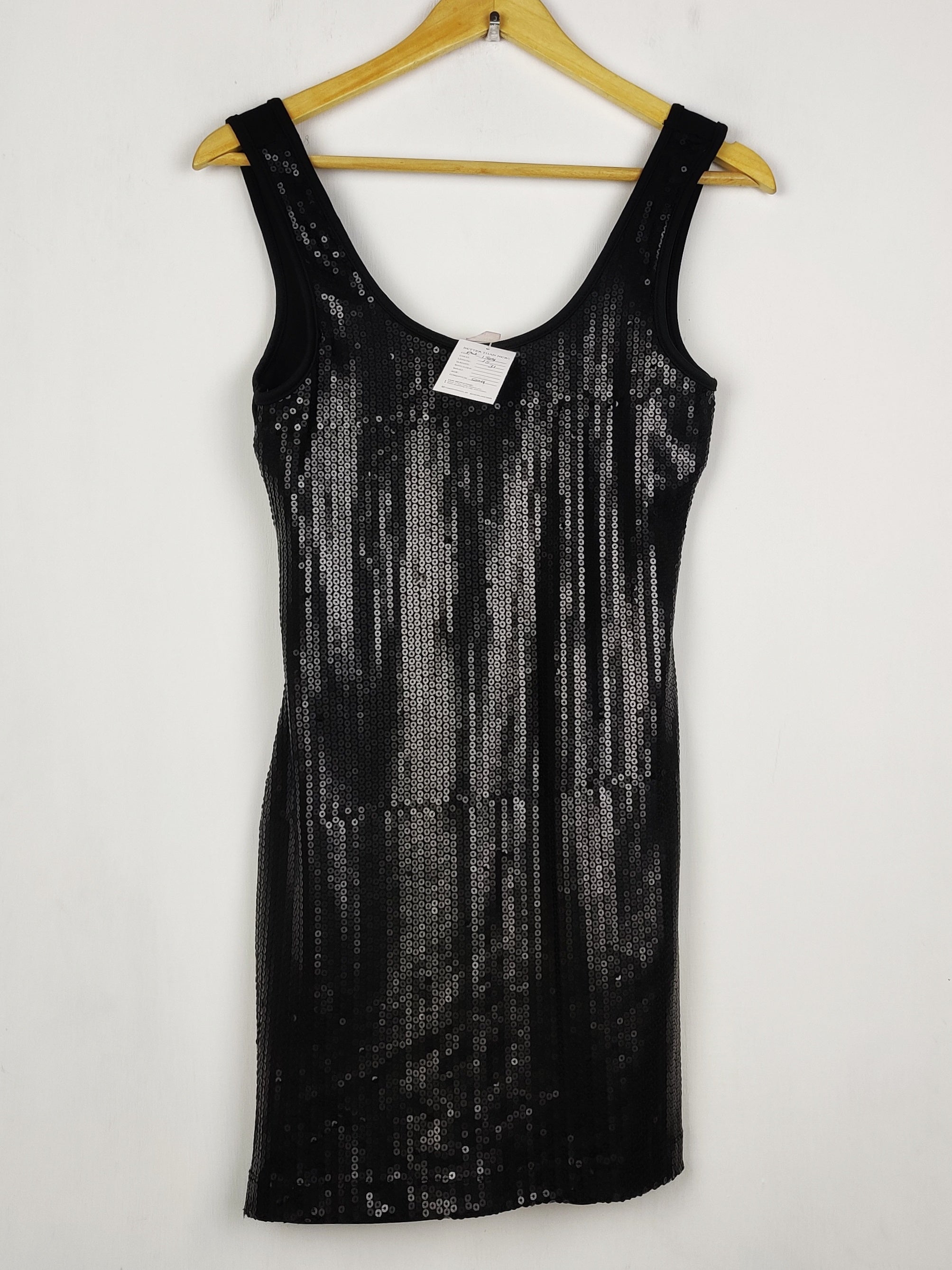 Buy online pre-used pre-loved 100% authentic & Original branded Wetseal (PW-1504) available in Pakistan. Top international brands avilable.