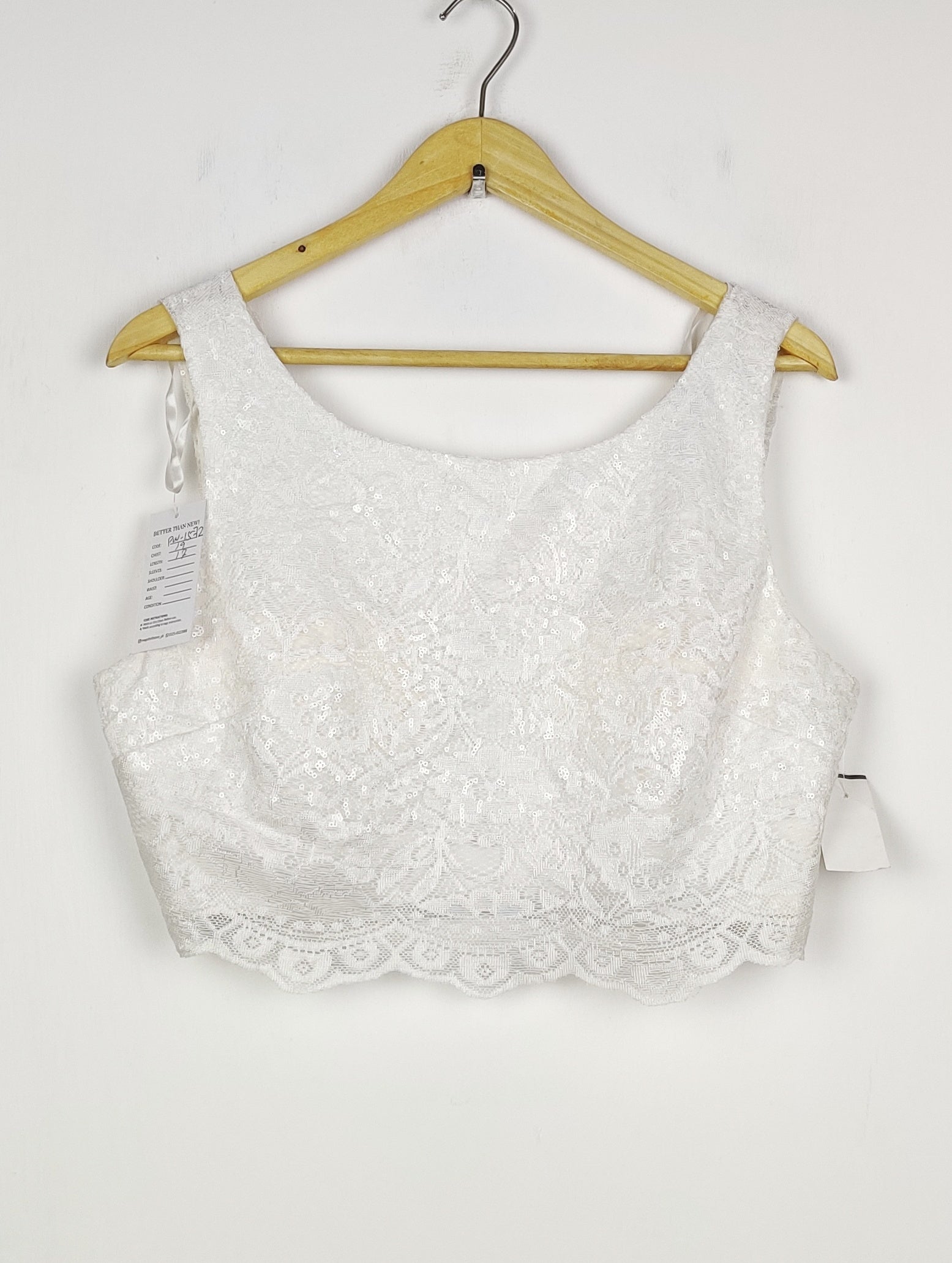 Buy online pre-used pre-loved 100% authentic & Original branded Unknown Brand (PW-1572) available in Pakistan. Top international brands avilable.