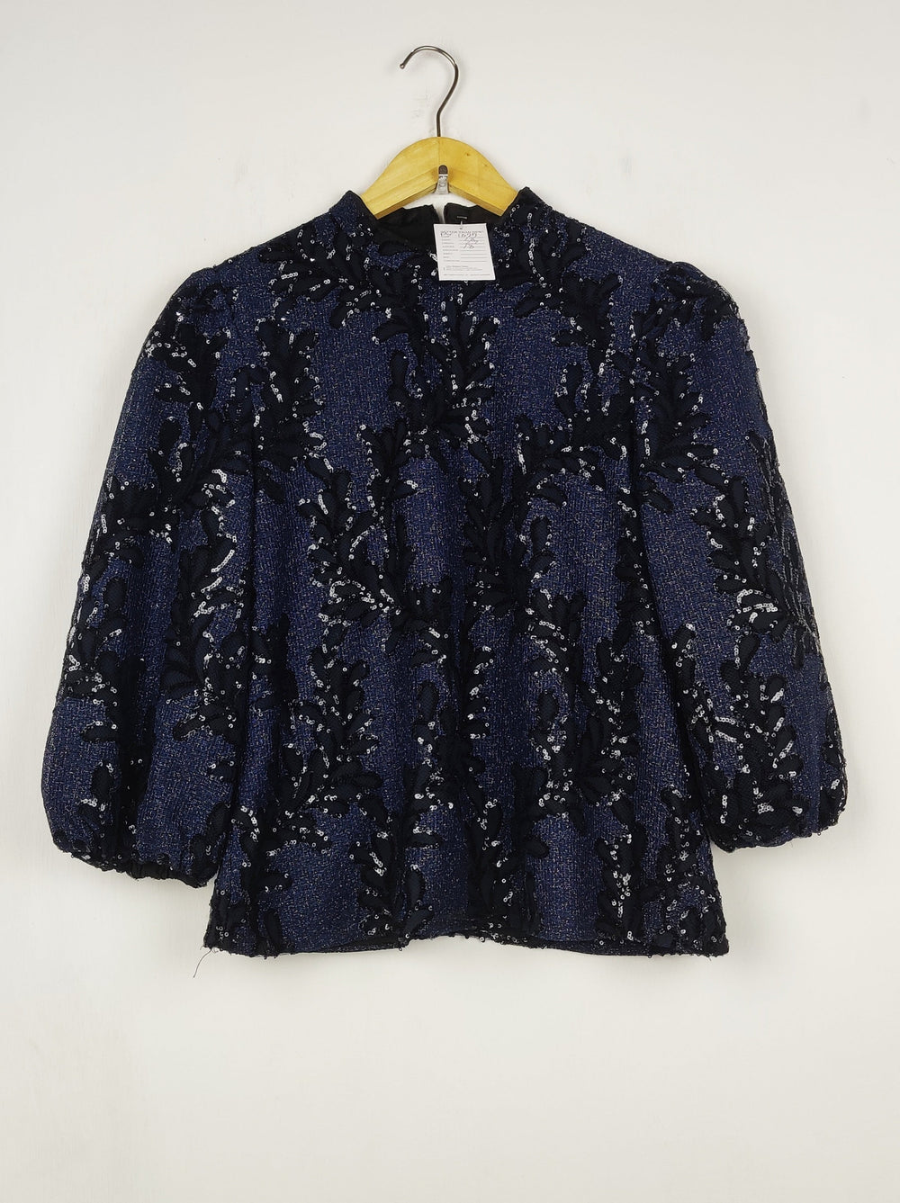 Buy online pre-used pre-loved 100% authentic & Original branded Unknown Brand (PW-1627) available in Pakistan. Top international brands avilable.