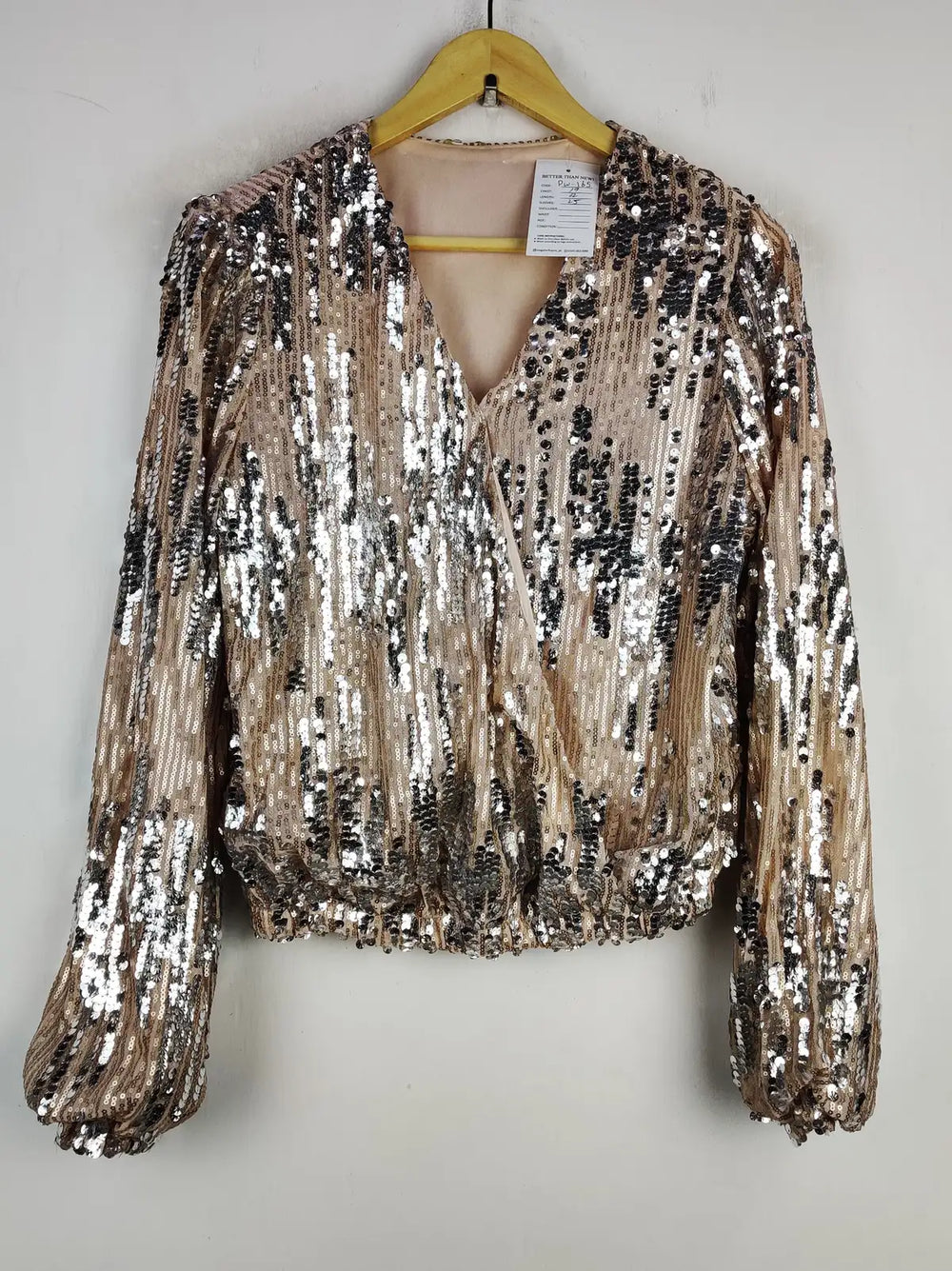 Buy online pre-used pre-loved 100% authentic & Original branded Unknown Brand (PW-165) available in Pakistan. Top international brands avilable.