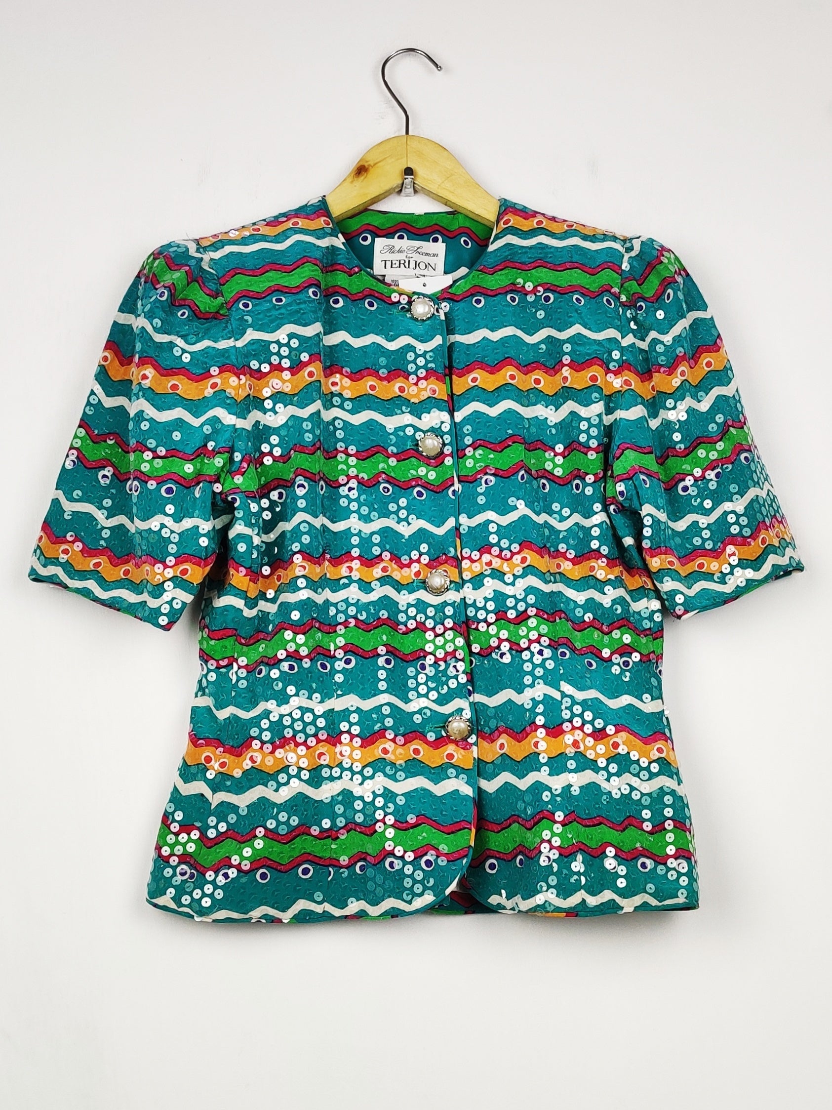 Buy online pre-used pre-loved 100% authentic & Original branded Terijon (PW-1663) available in Pakistan. Top international brands avilable.