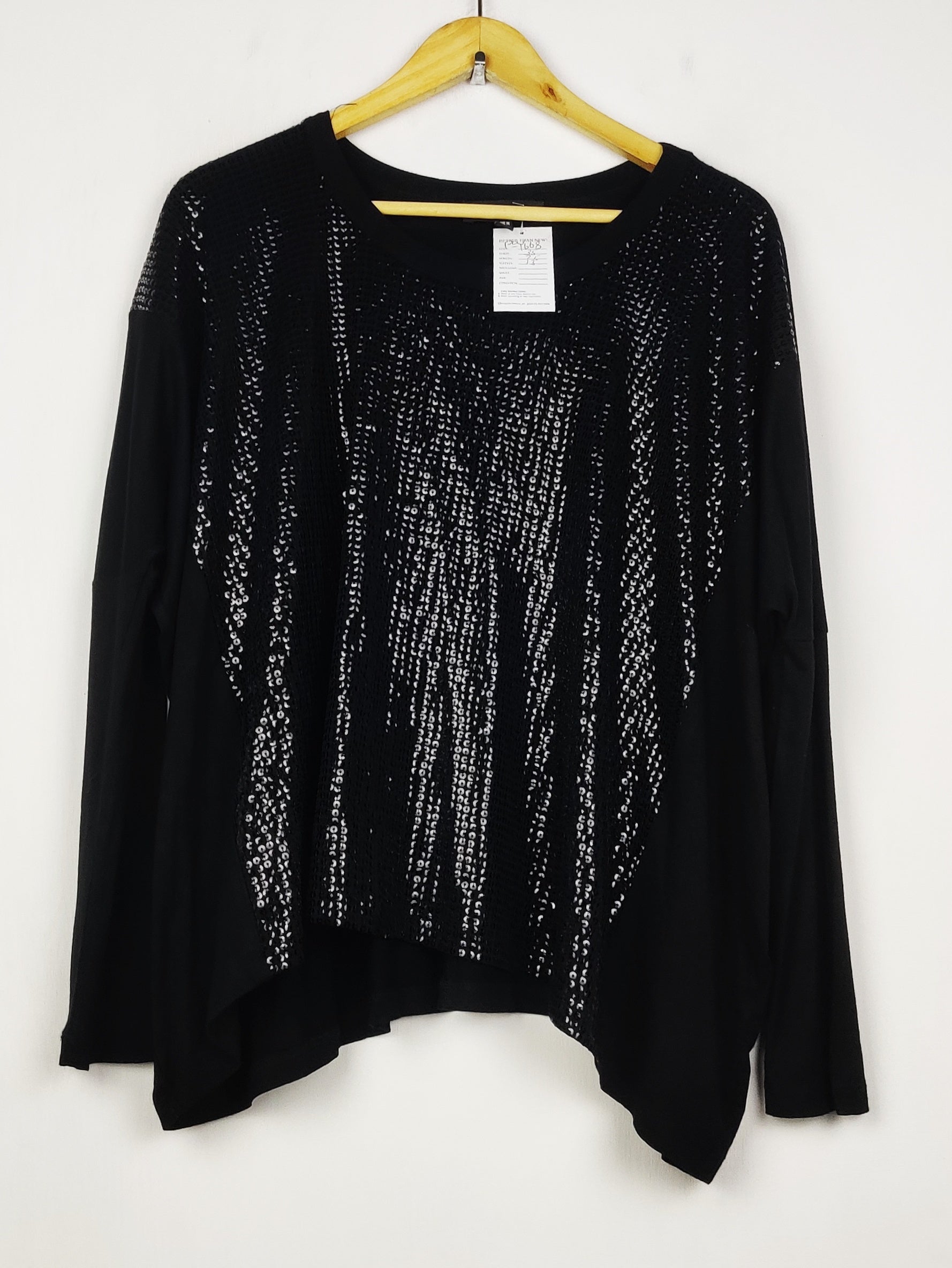 Buy online pre-used pre-loved 100% authentic & Original branded Karen Kane (PW-1668) available in Pakistan. Top international brands avilable.