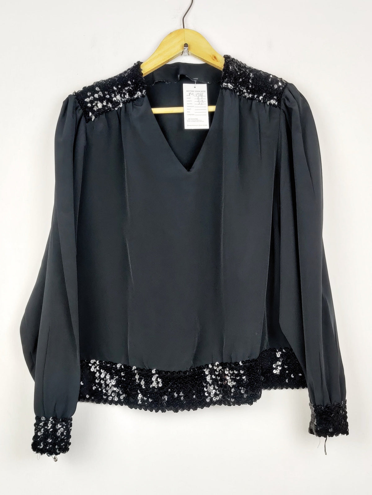Buy online pre-used pre-loved 100% authentic & Original branded Unknown Brand (PW-1765) available in Pakistan. Top international brands avilable.