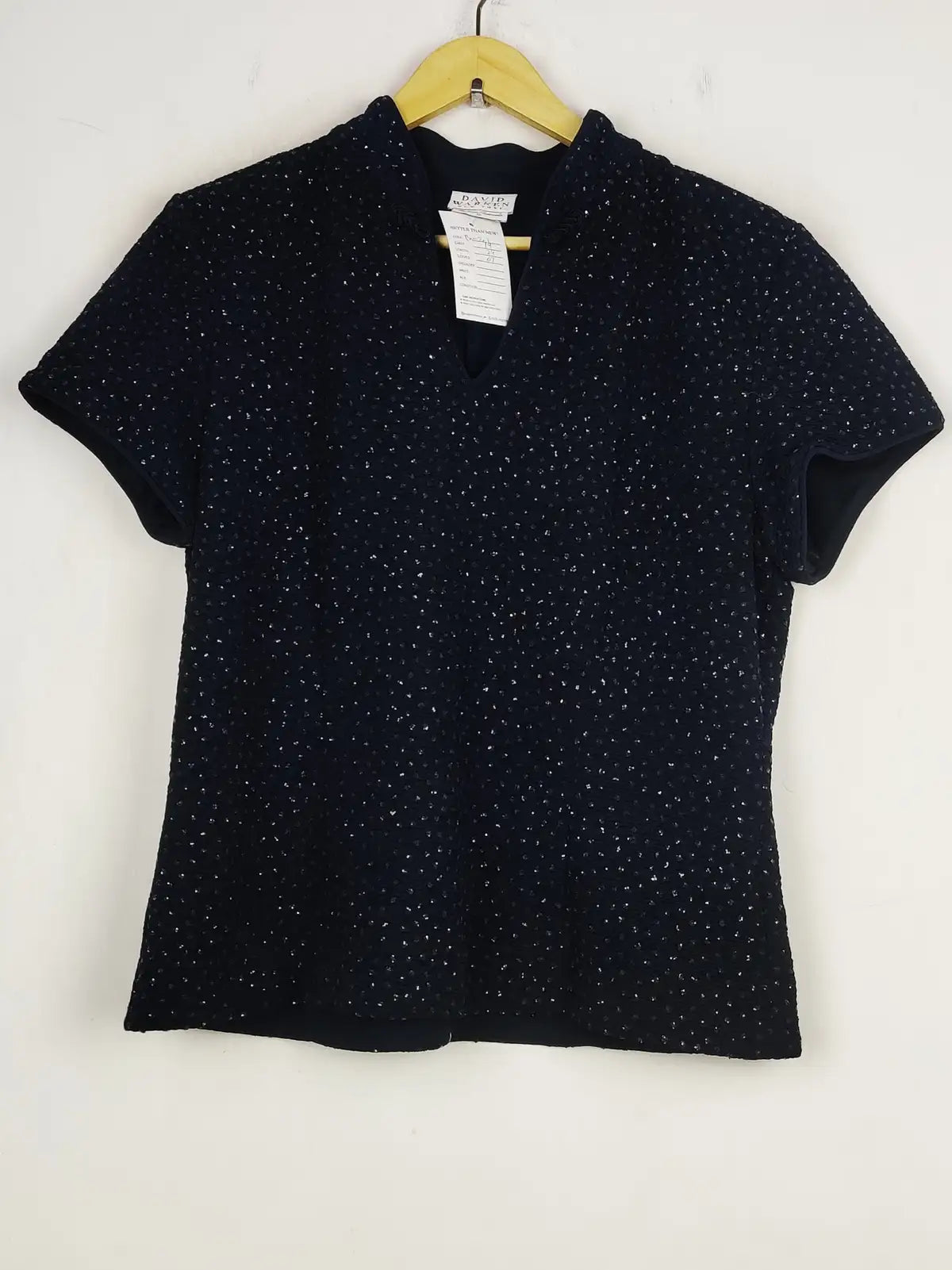 Buy online pre-used pre-loved 100% authentic & Original branded David Warren (PW-201) available in Pakistan. Top international brands avilable.