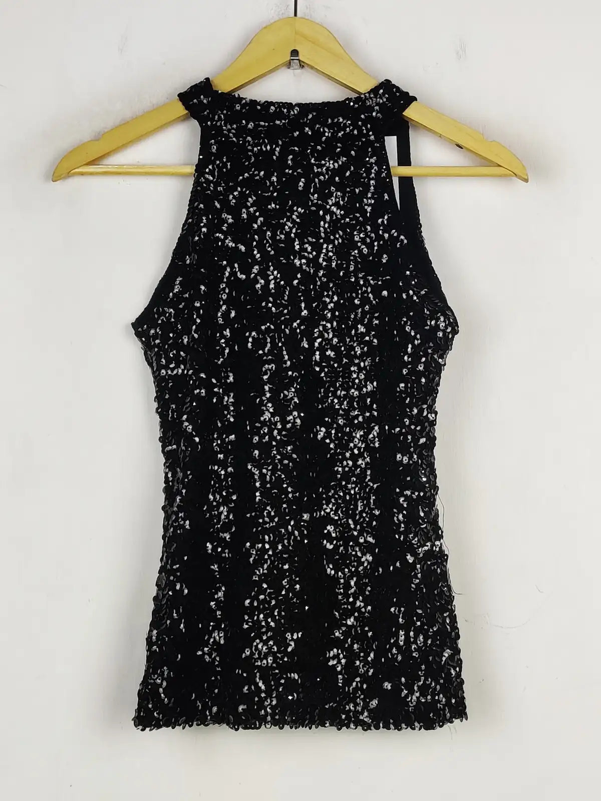 Buy online pre-used pre-loved 100% authentic & Original branded Unknown Brand (PW-244) available in Pakistan. Top international brands avilable.