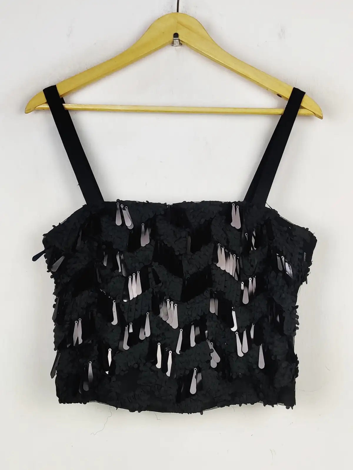 Buy online pre-used pre-loved 100% authentic & Original branded Zara (PW-260) available in Pakistan. Top international brands avilable.