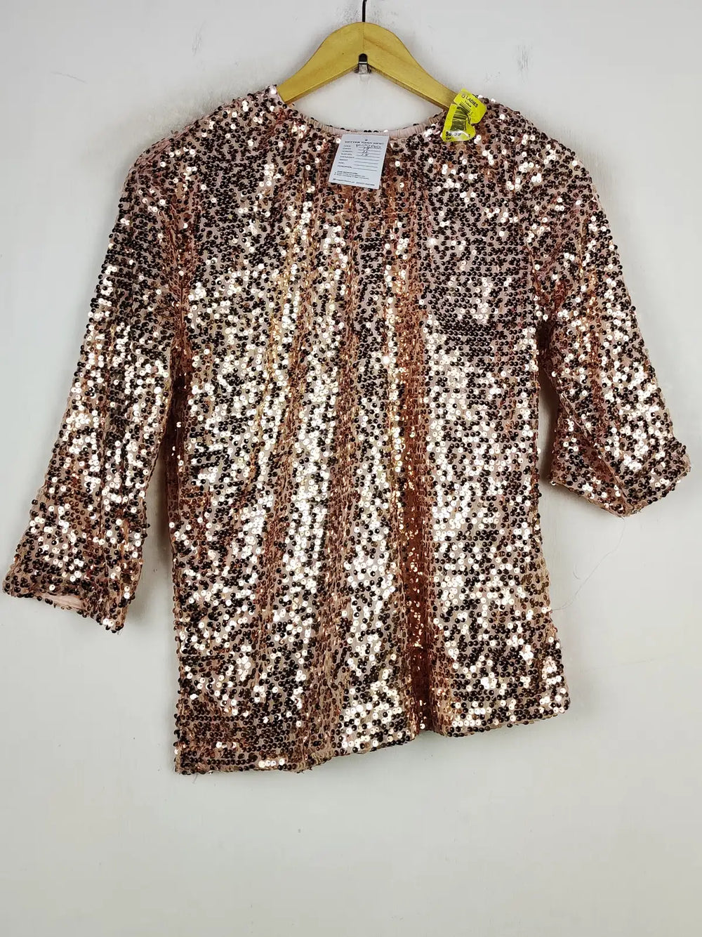 Buy online pre-used pre-loved 100% authentic & Original branded Fashion (PW-290) available in Pakistan. Top international brands avilable.