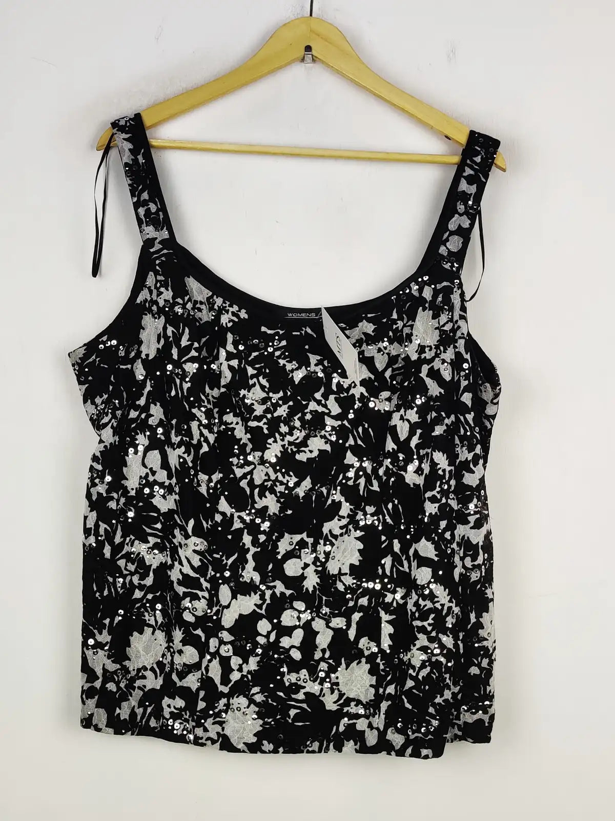 Buy online pre-used pre-loved 100% authentic & Original branded Old Navy (PW-331) available in Pakistan. Top international brands avilable.