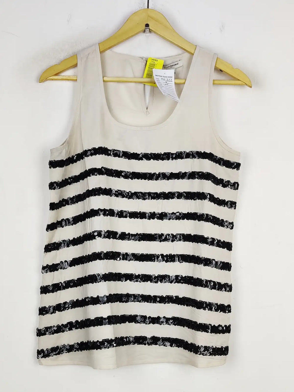 Buy online pre-used pre-loved 100% authentic & Original branded Banana Republic (PW-333) available in Pakistan. Top international brands avilable.