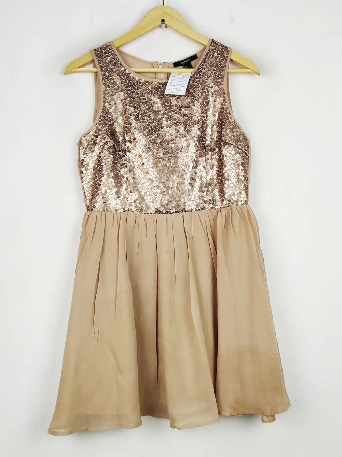 Buy online pre-used pre-loved 100% authentic & Original branded Forever 21 (PW-435) available in Pakistan. Top international brands avilable.