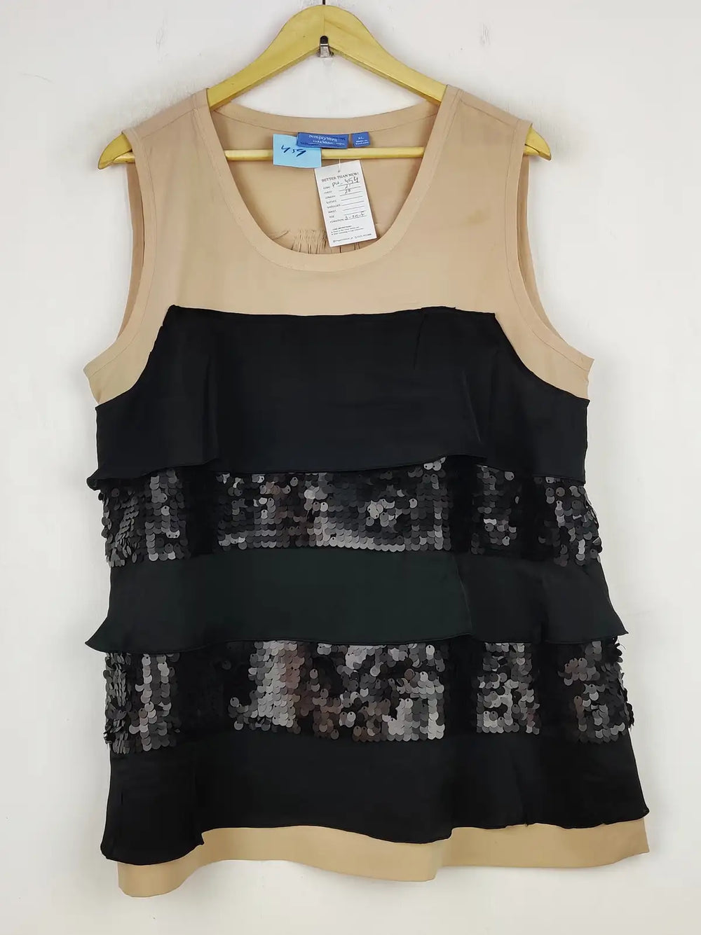 Buy online pre-used pre-loved 100% authentic & Original branded Simply Vera (PW-454) available in Pakistan. Top international brands avilable.