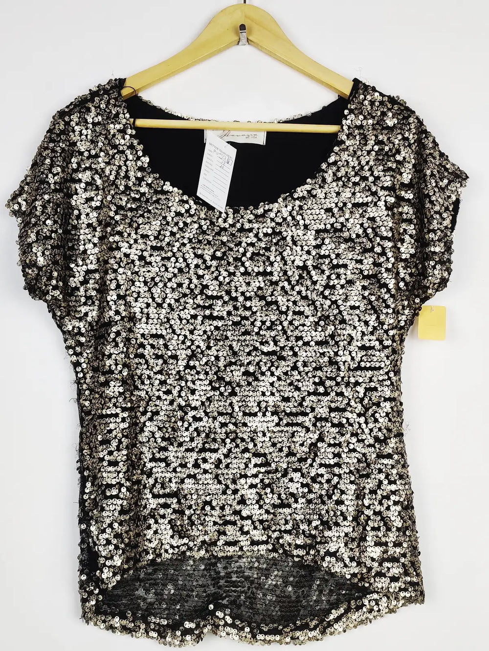 Buy online pre-used pre-loved 100% authentic & Original branded Vintage Illawarra (PW-597) available in Pakistan. Top international brands avilable.